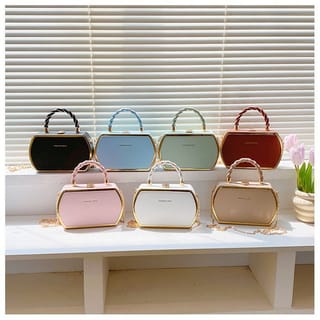 মিনিমাল লাক্সারি ফ্ল্যাপ শোল্ডার ব্যাগ-ladies bag rm88 1