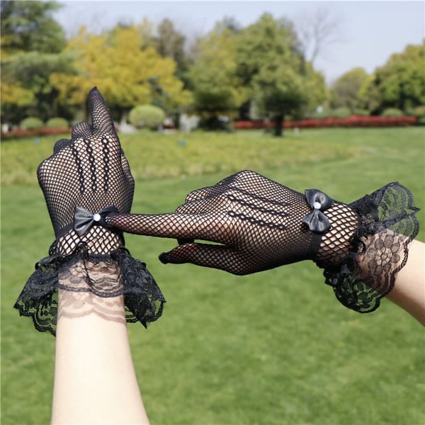 Vintage Lolita Lace Hand Gloves – Elegant Black Mesh Party Gloves 🖤✨