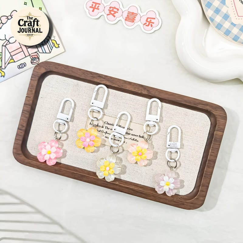 Translucent Daisy Flower Keychain
