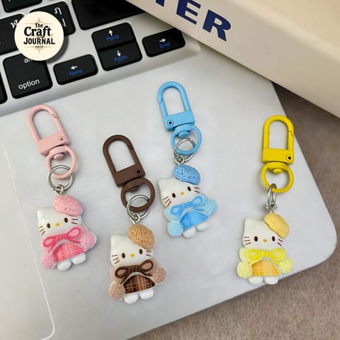 Kitty in Beret Outfit Keychain