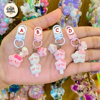 Hello Kitty Star With Love Keychain 2
