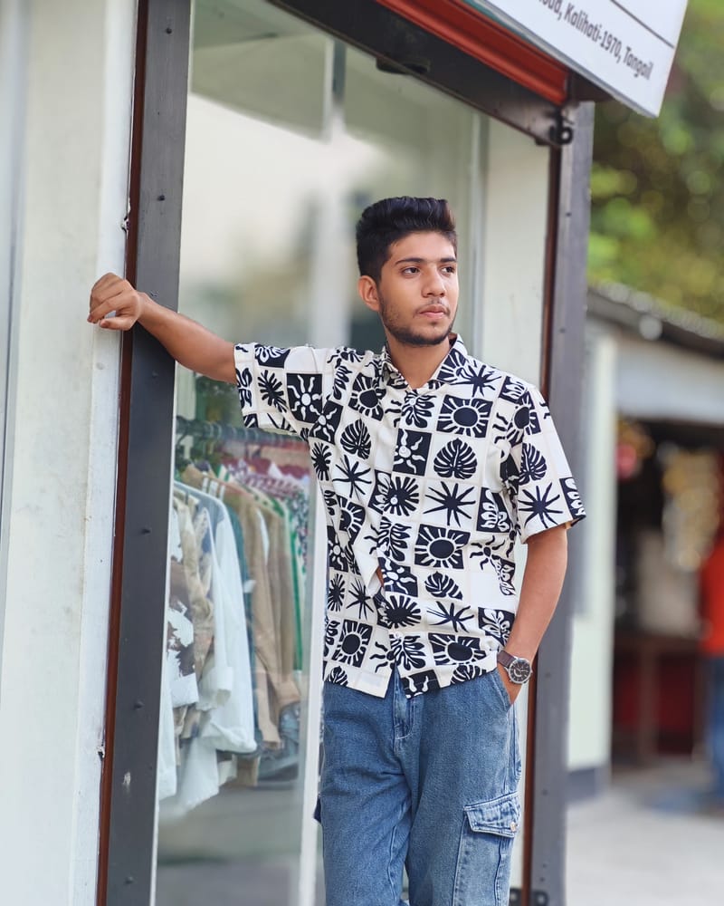 Amdoora Abstract Retro Half Shirt