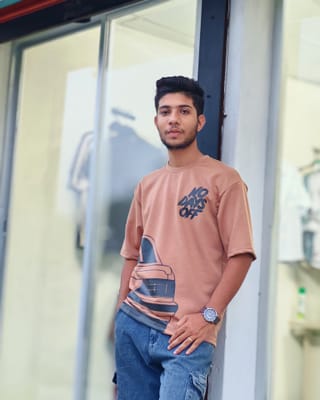 No Days Off Vintage Car Graphic T-Shirt 2