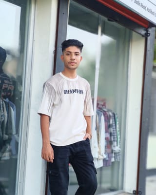 Amdoora "Champion" Vertical Drip Print Off-White Oversized T-Shirt 3