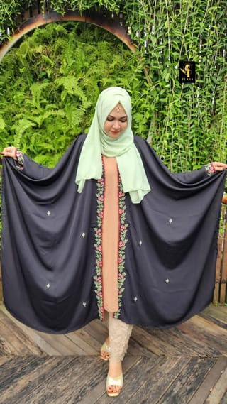 Premium Embroidery Short Cape Abaya (Black) 2