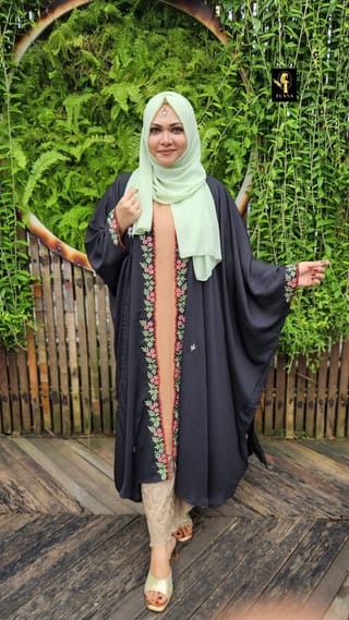 Premium Embroidery Short Cape Abaya (Black) 3