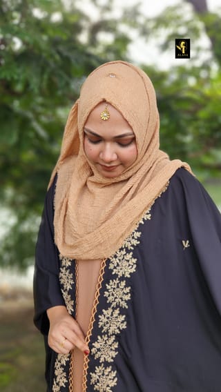 Premium Embroidery Short Cape Abaya (Black) 4
