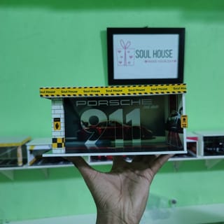 Porsche 911 LED Diorama Garage for 1:64 Diecast Cars | Handmade Display Scene 2