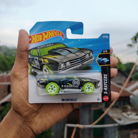 Hot Wheels 2026 ’69 Chevelle – X-Raycers 3/5 | 1:64 Diecast