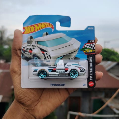 Hot Wheels 2026 Twin Dorado – HW Starting Grid 7/10 | 1:64 Diecast
