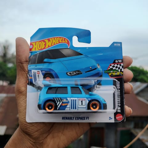 Hot Wheels 2026 Renault Espace F1 – HW Starting Grid 6/10 | 1:64 Diecast