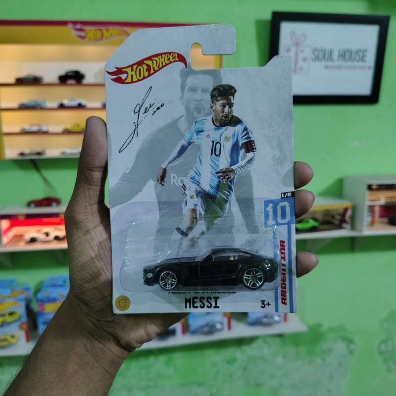 Messi Edition Black Sports Car | 1:64 Diecast Car | Collectible Model