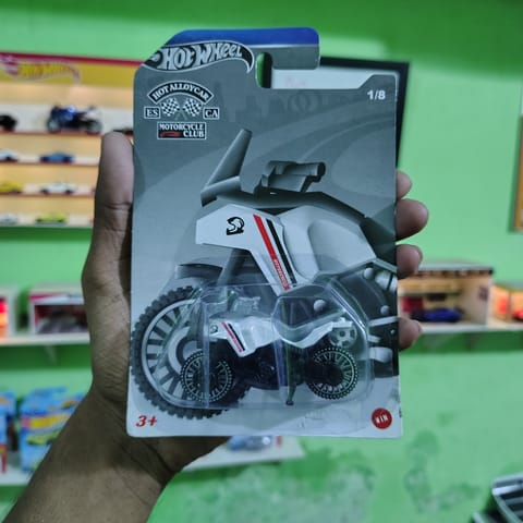 Adventure Motorcycle | 1:64 Diecast Bike | Collectible Model