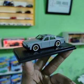 1987 Chevy Caprice Chinese 1:64 Diecast Car | Silver | Collectible Model 2