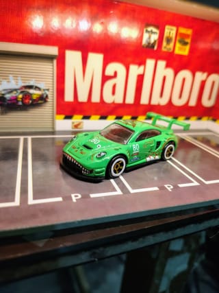 Porsche 911 GT3 R (992) Rexy Green Chinese 1:64 Diecast Car 2