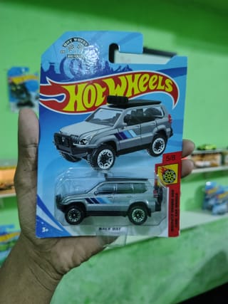 2005 Toyota Land Cruiser Prado – Hot Wheels China – 1:64 Scale 3