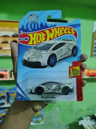 LB-Works Lamborghini Huracán Coupé Hot Wheels Chinese 1:64 Diecast Car | Collectible Model 3