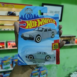 1987 Chevy Caprice Chinese 1:64 Diecast Car | Silver | Collectible Model 3