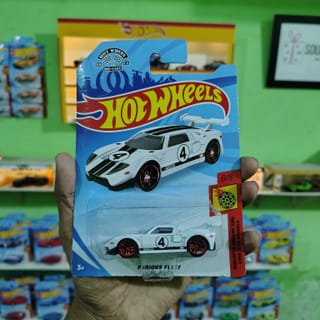 Ford GT40 Chinese 1:64 Diecast Car | White | Collectible Model 3