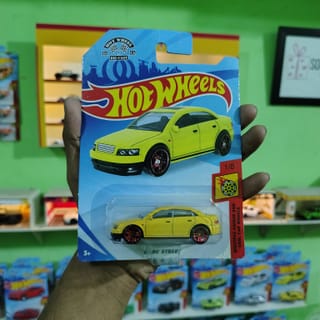 '17 Audi RS 6 Avant Chinese 1:64 Diecast Car | Yellow | Collectible Model 3