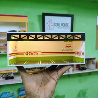 Premium Castrol Racing LED Diorama Garage – 1:64 Scale 1