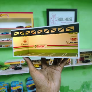 Premium Castrol Racing LED Diorama Garage – 1:64 Scale 2