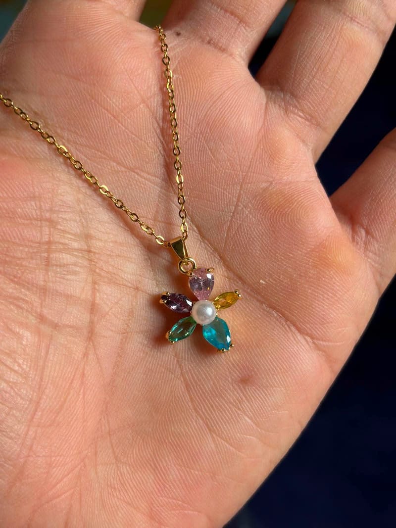 Multi Stone Daisy