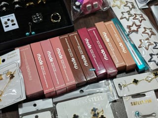 Rhode Lip Gloss (A Grade) 2