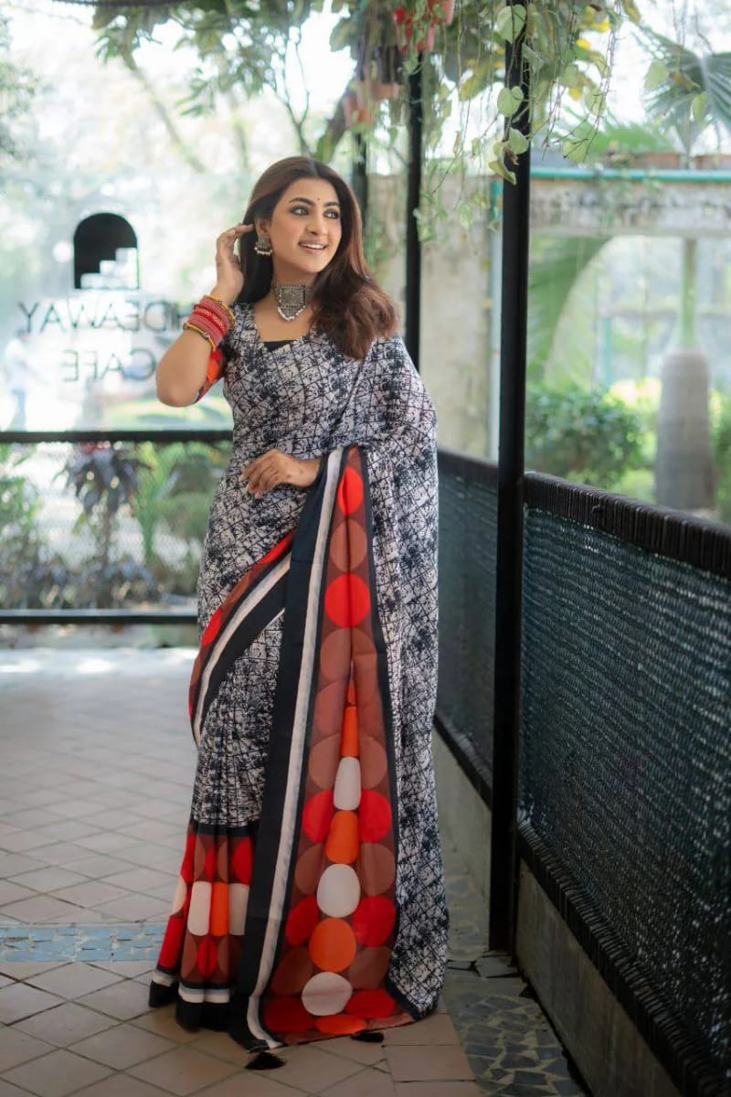 প্রিমিয়াম ডিজিটাল প্রিন্ট শাড়ি 🤍