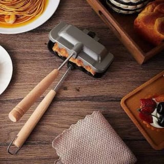 Premium Gas Stove Hot Sandwich Maker with Wooden Handle 3