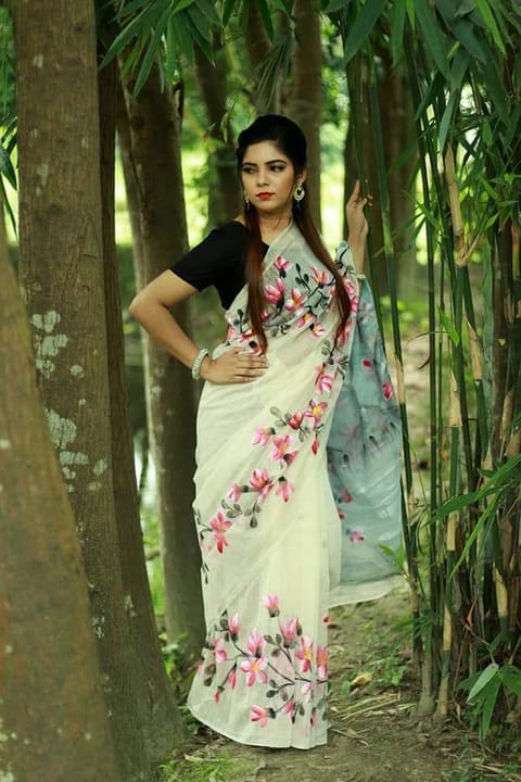 হাফসিল্ক শাড়ি – হ্যান্ডপ্রিন্ট তুলির কাজ