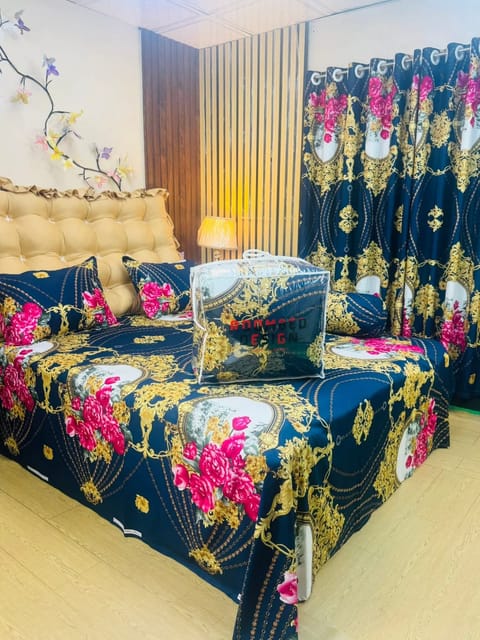 বেডশীট ও কম্ফার্টার