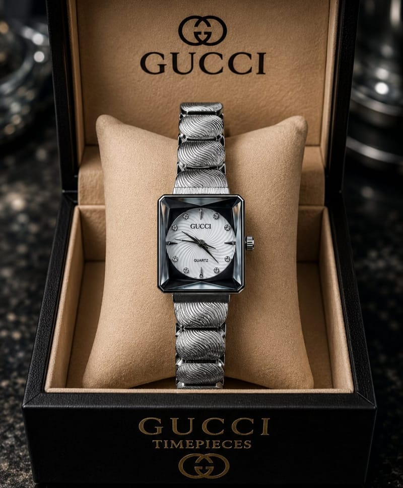 ✨ Luxury Woman— GUCCI Timepiece ✨
