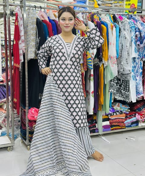 এসি কটন কাপড়ের উপর স্ক্রিন প্রিন্টের কাজ করা