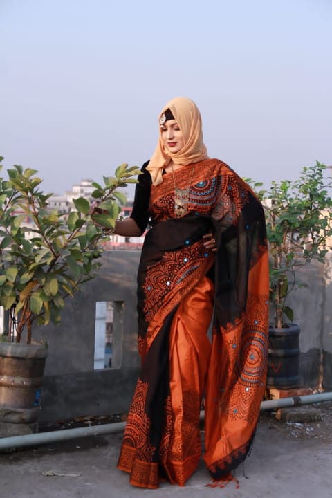হ্যান্ডপ্রিন্ট হাফসিল্ক শাড়ী