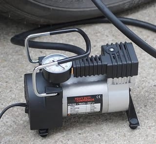 Car Air Compressor মাঝারি সাইজের এয়ার পাম্প 1