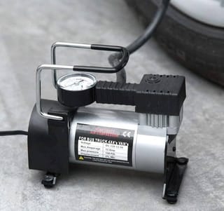 Car Air Compressor মাঝারি সাইজের এয়ার পাম্প 2