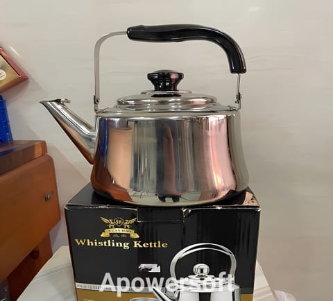 Whistling kettle